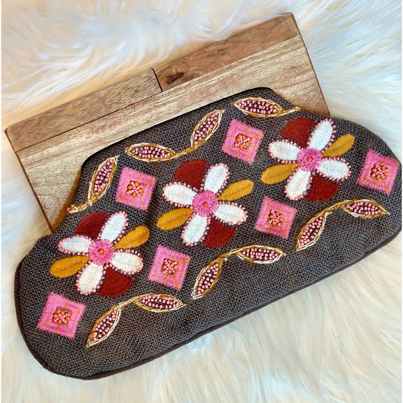 •NWT• chloe and lex charcoal stitched beaded/embroidered celebration clutch - Picture 1 of 12